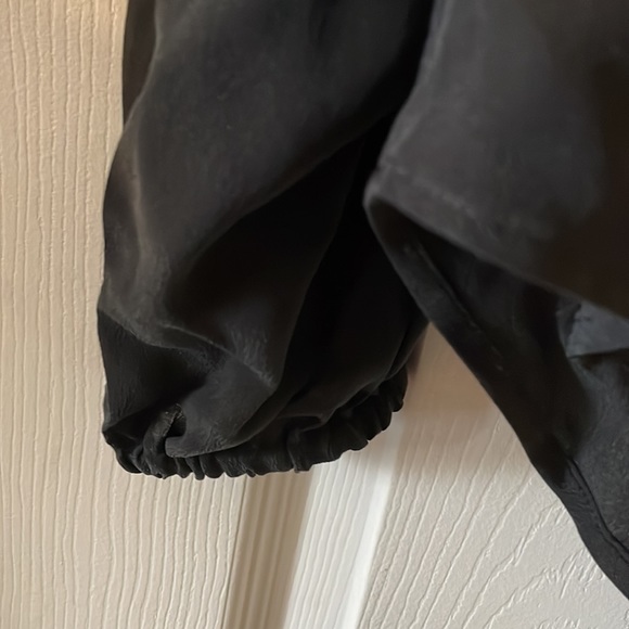 SILK chaser blouse with tie sleeves - Picture 3 of 7